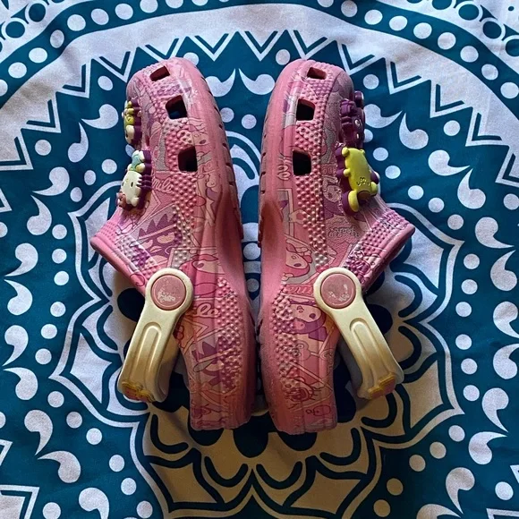 CROCS X SANRIO Limited edition pink toddler C10 Crocs - Picture 3 of 9